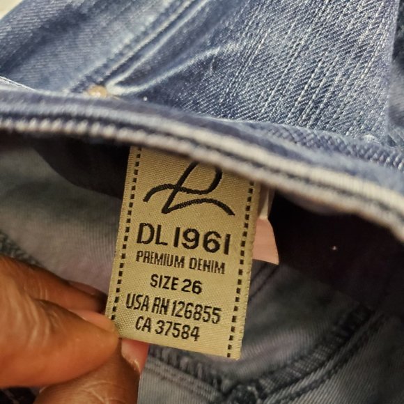 DL1961 - Jessica Crest Blue Wash Skinny Jeans - Picture 11 of 13